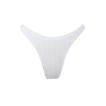 Photo détourée sur fond blanc du bas de maillot de bain Tanga en ivoire jacquard.