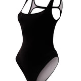 Photo détourée sur fond blanc du maillot de bain une pièce Sorrente noir, de face