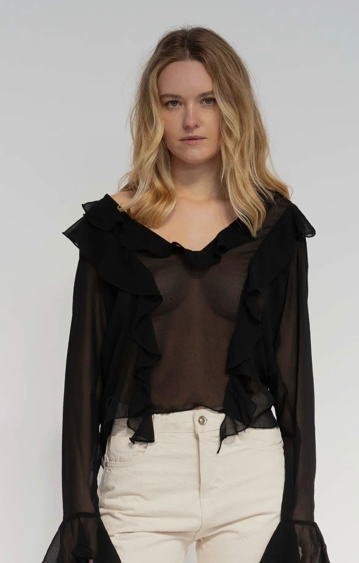 Blouse noir volants