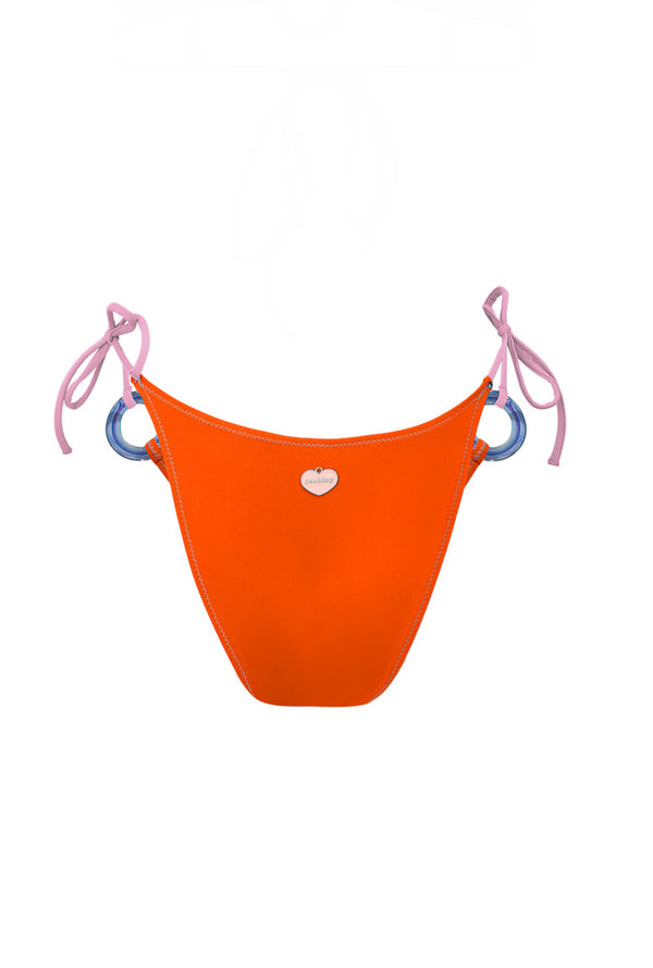 Photo détourée sur fond blanc du bas de maillot de bain Lido orange tangerine et blush, avec des anneaux bleus sur les côtés, de dos